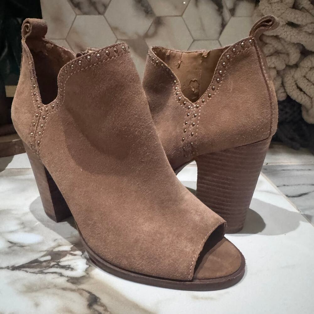 Lucky Brand Women's Tan Suede Side Zip Block Heel Open Toe Studded Booties 9.5‎